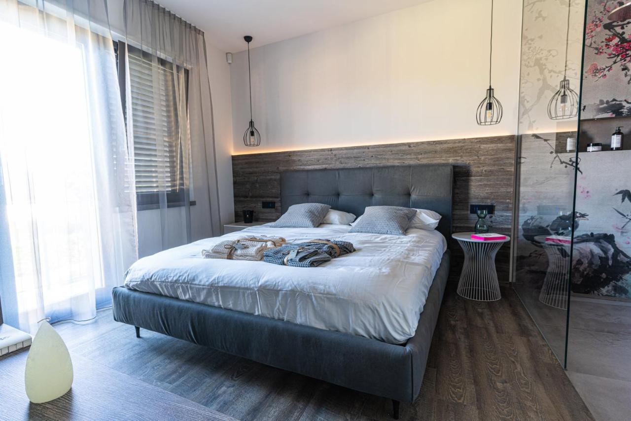 Dimensione Armonica - Elegance And Comfort Among Lakes And Hills Comabbio Bagian luar foto